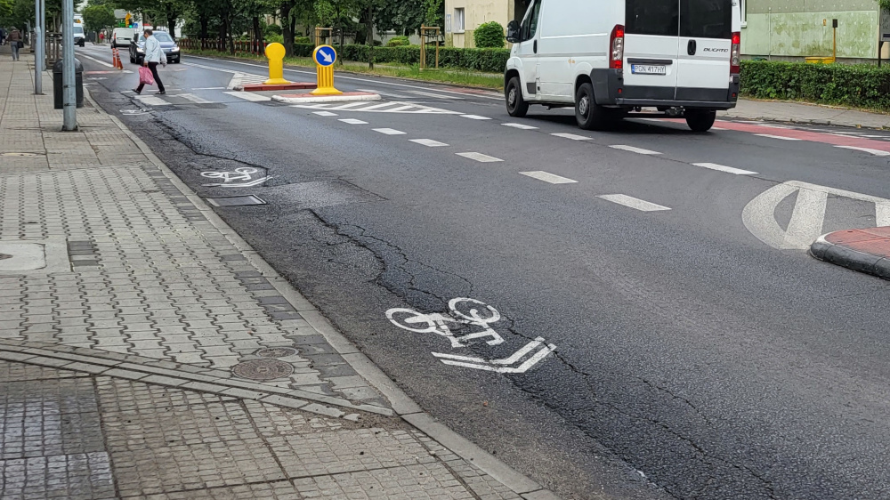 B D Naprawia Zapadni T Jezdni Na Ul Roosevelta Utrudnienia W Ruchu