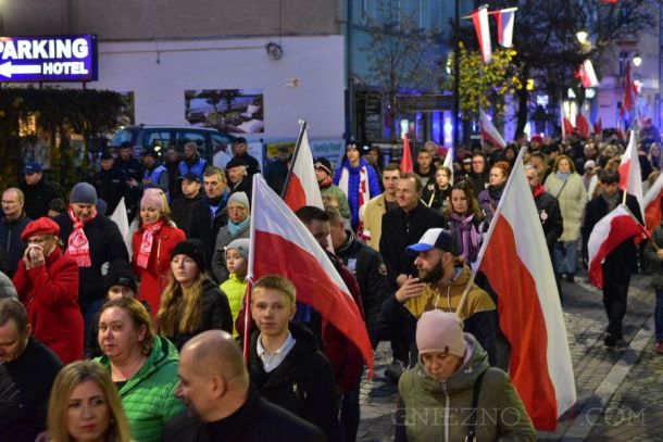 Marsz niepodległości ulicami Gniezna