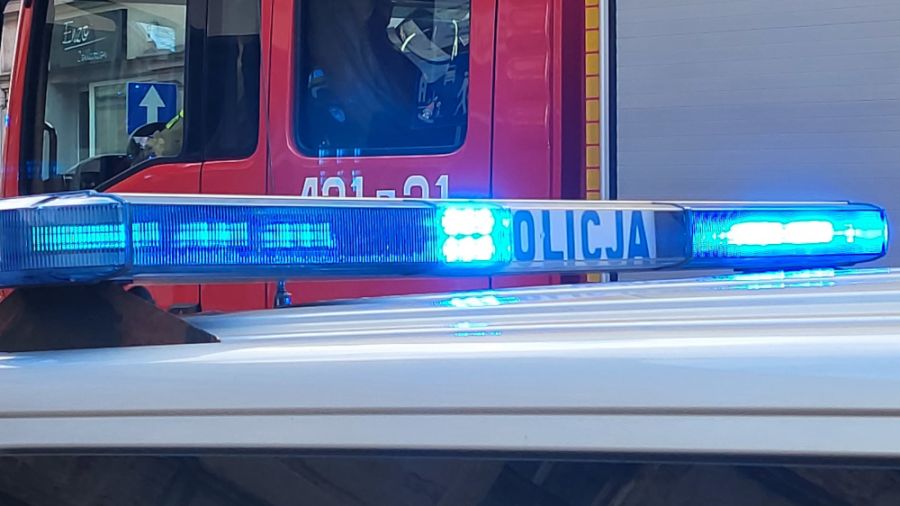 Pojazdy Policji i Straży Pożarnej podczas interwencji