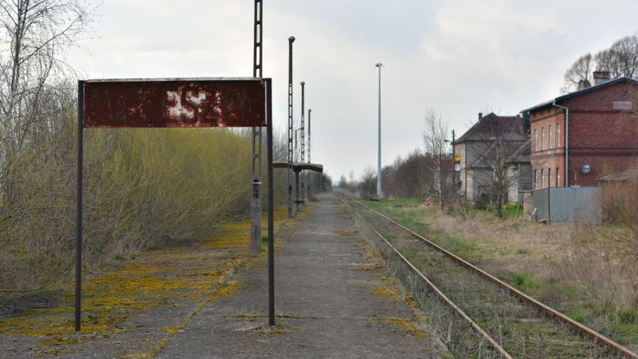 Mieleszyn, stacja rozbudowana w czasie budowy bisowej magistrali. Zdjęcie 2021 rok.