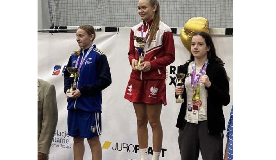 Amelia Urban na podium (pośrodku) / zdjęcie nadesłane
