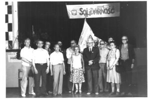 Zebranie przedwyborcze w Garbarni (27.05.1989 r.); pierwszy z prawej Marcin Rutkiewicz