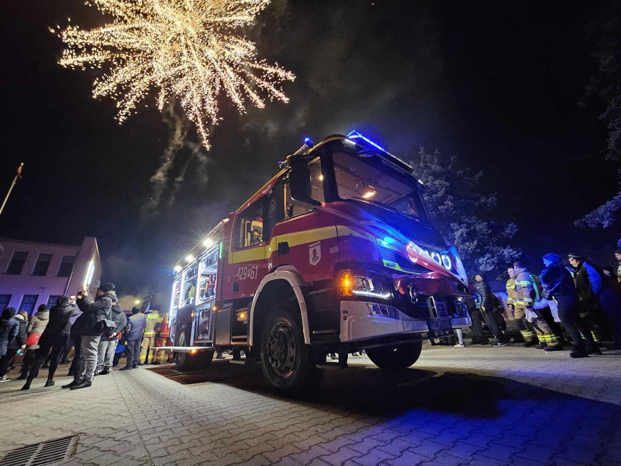 Nowy wóz dla OSP Niechanowo dotarł do jednostki