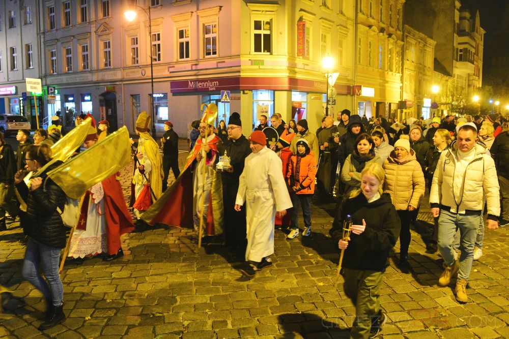 Procesja Nocy Świętych przeszła ulicami miasta