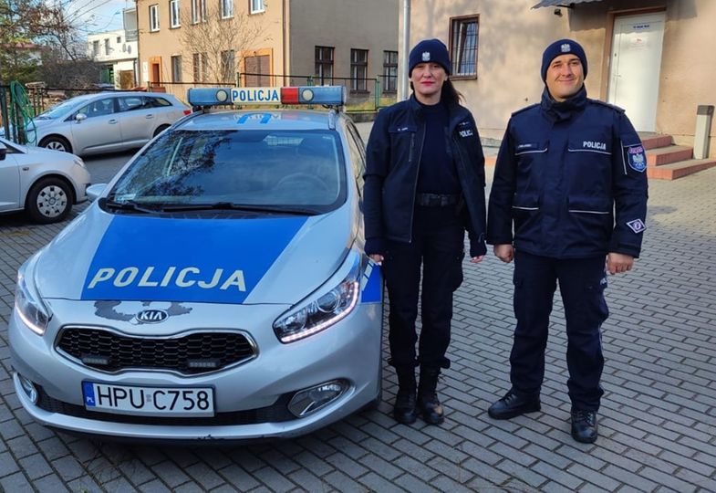 Policjanci odnaleźli zaginioną nastolatkę. Była wychłodzona