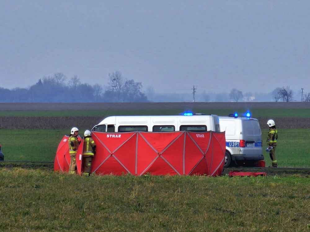 Reanimacja na szosie. Nie żyje kierowca szkolnego busa