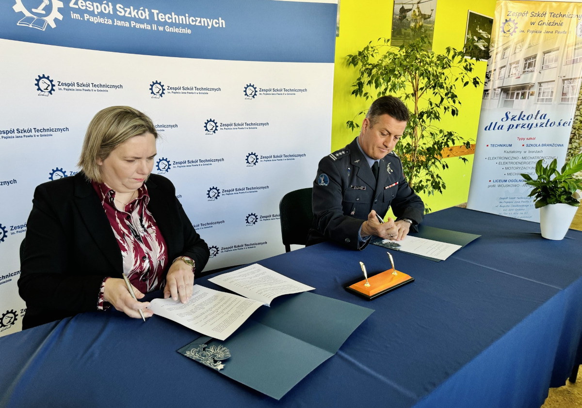 Zespół Szkół Technicznych podejmuje współpracę z bazą w Powidzu