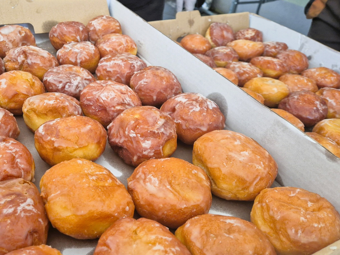 Pączki od gospodyń wiejskich przy Urzędzie Gminy Gniezno