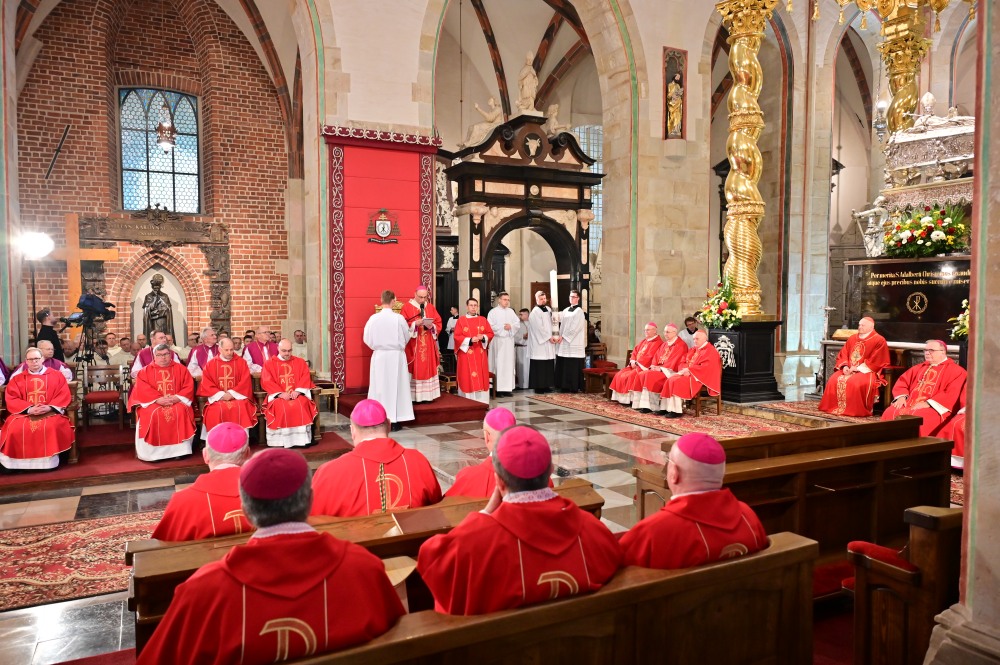 Uroczysta msza odpustowa św. Wojciecha w gnieźnieńskiej katedrze