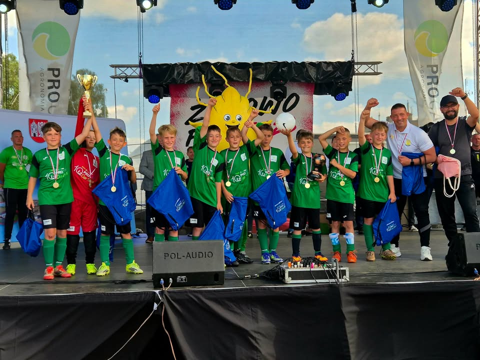Lechita Kłecko ponownie zachwyca. Młodzi piłkarze wicemistrzami PROCAM CUP 2026