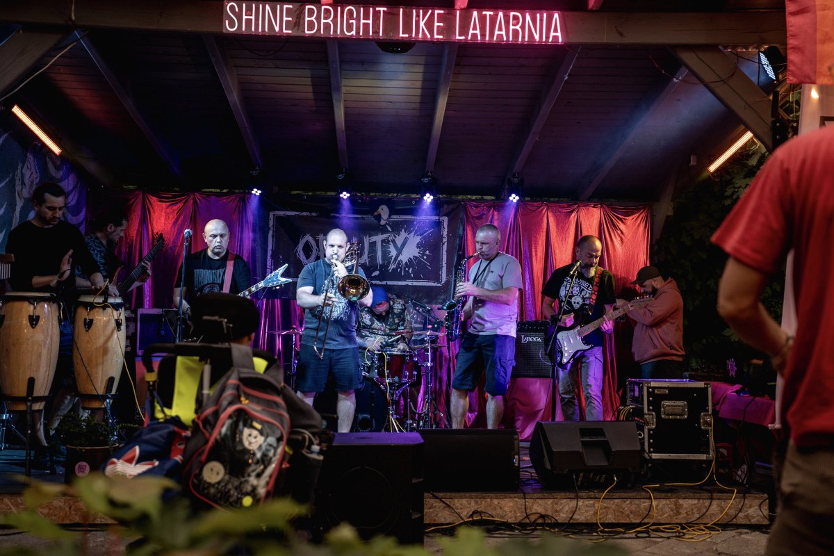 Ska-punk wrócił na Weneję. Opluty zagrał koncert w Latarni